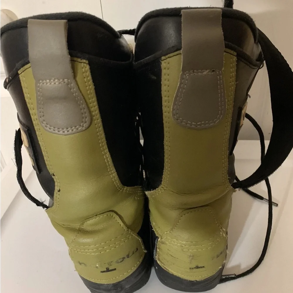 Morrow snowboard boots mens sz 8‎ Black and Green Snowboard Boots